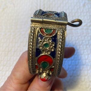 Persian vintage bracelet with pin closure.